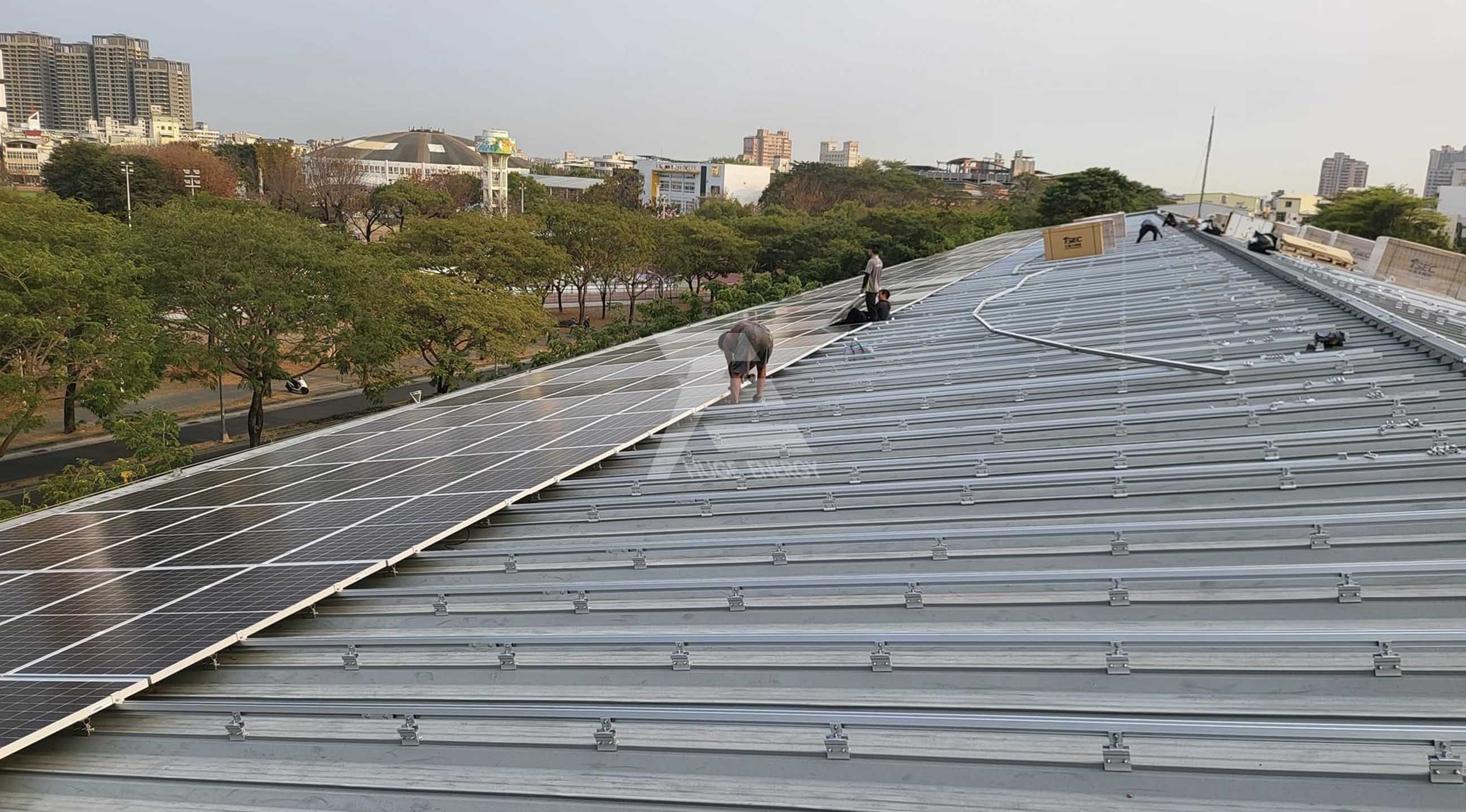 彩钢瓦屋顶光伏系统